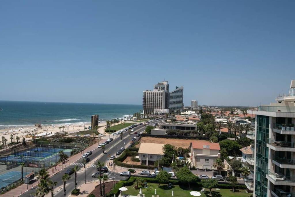 Sea Front Panoramic Duplex Roof-Top Herzliya Exterior photo